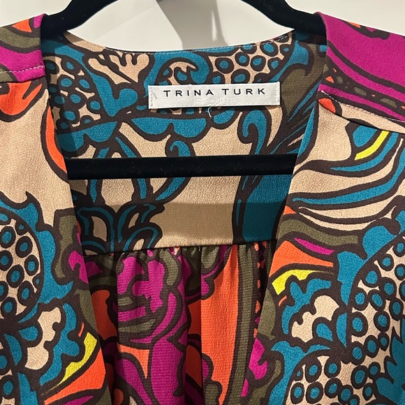 LAST DAY Trina Turk Laurynn Printed Surplice Top - Picture 3 of 7